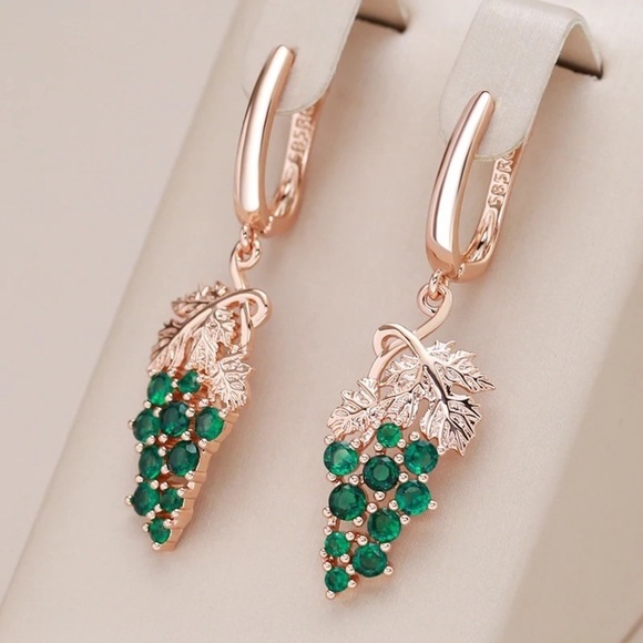 Fashion Jewelry Jewelry - Rose Gold Plated Green Long Grape Drop Earrings